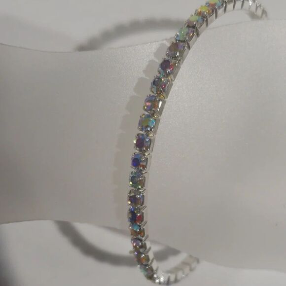 Elegant Silver tone Multicolor Stones Stretch Bracelet - Women's Fashion Jewelry - Picture 5 of 9